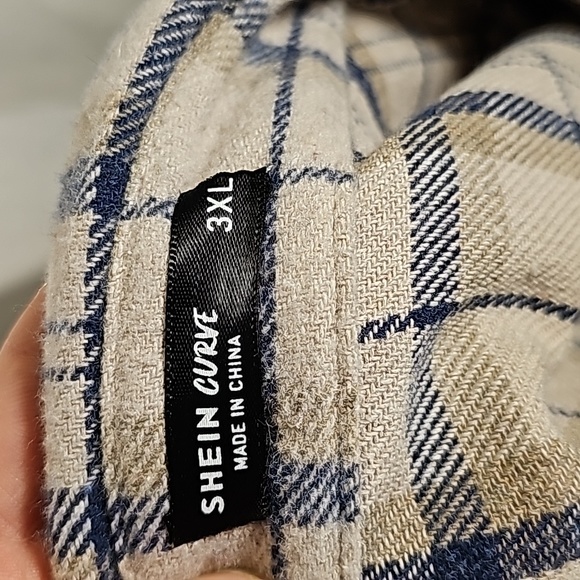 SHEIN Curve 3XL Plaid Shacket - Picture 6 of 9